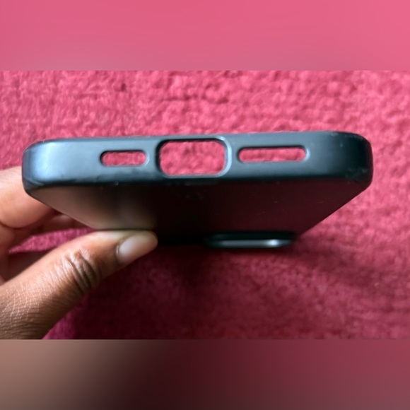 Used Spigen Thin Fit Case iPhone 13/12 Pro Max Black - Picture 5 of 6